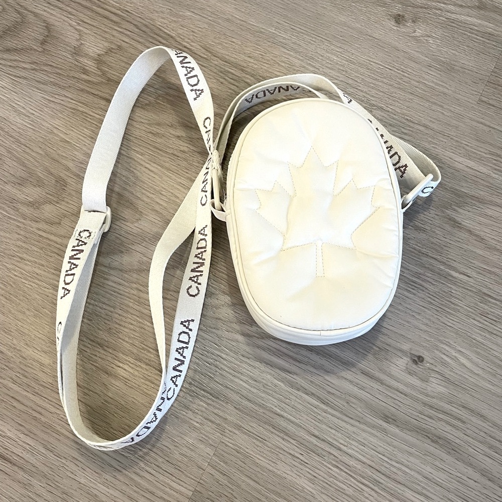 LULULEMON Cream Off-White Team Canada Future Legacy Crossbody Bag w/ maple leaf.
